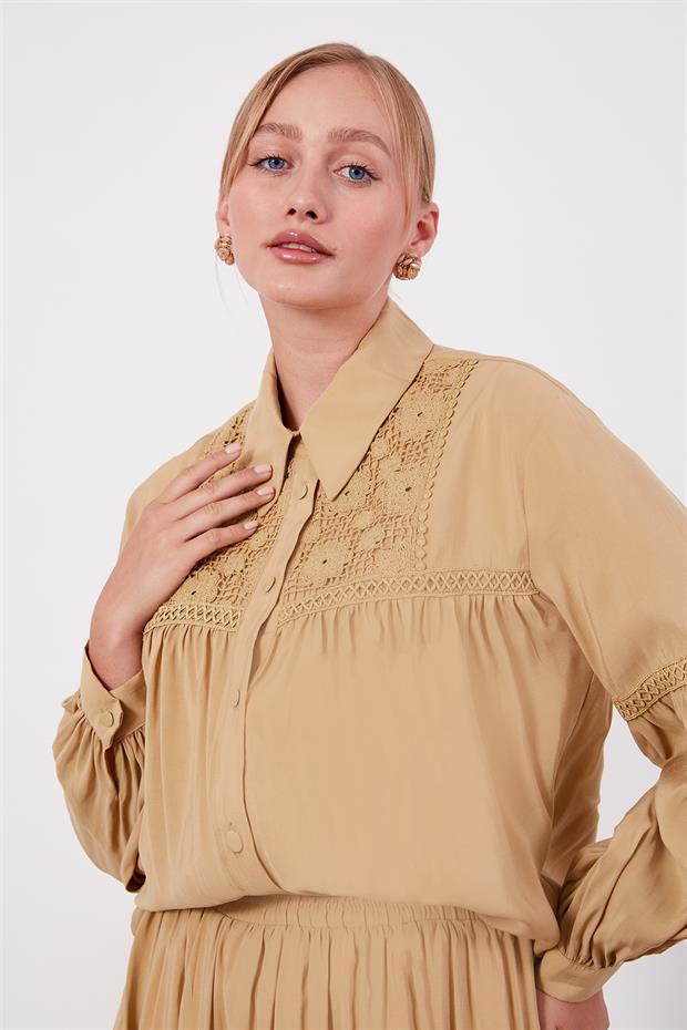 Camel Yakası Dantel Detaylı Etek Takım