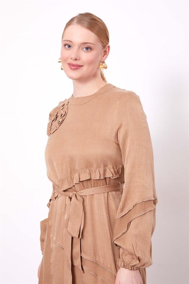 Camel Yakası Gül Detaylı Cupra Elbise