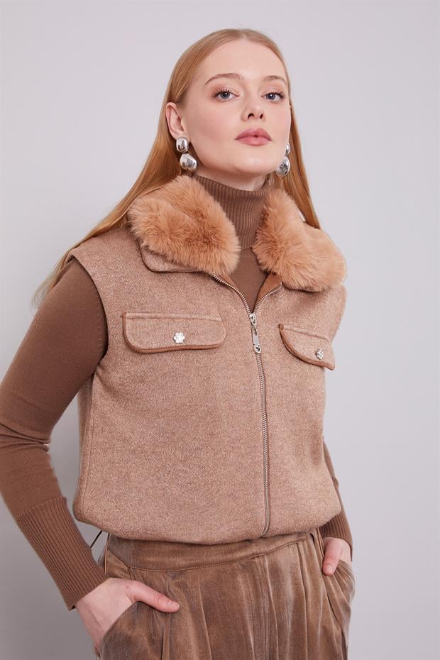 Camel Yakası Kürk Detaylı Kaşmir Yelek