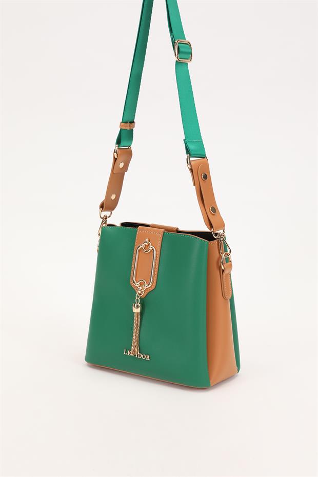 Çimen Yeşili - Camel Metal Püskül Detay Omuz Çantası