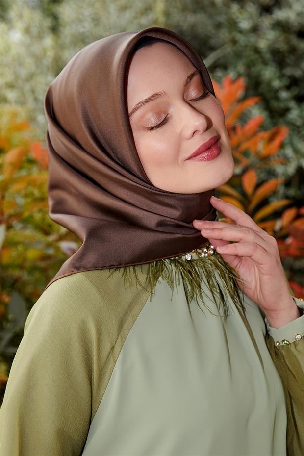 Çimen Yeşili Çift Taraflı Twill İpek Eşarp