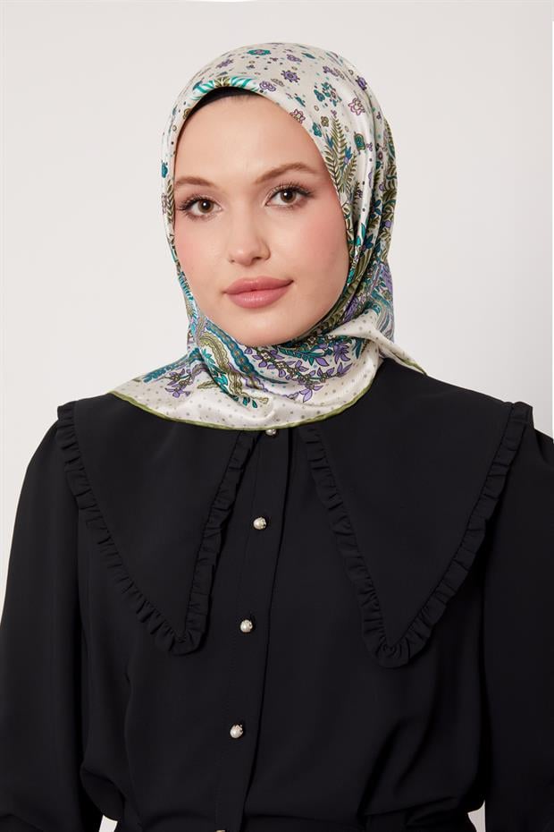 Çimen Yeşili Yaprak  Desen Twill İpek Eşarp