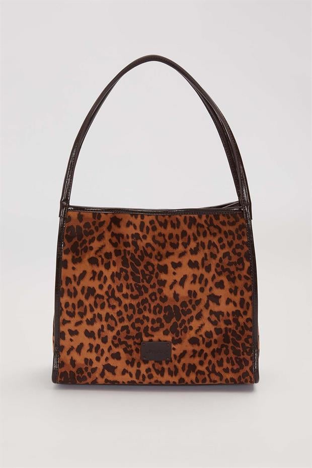 Dikdörtgen Form Geniş Omuz Çantası