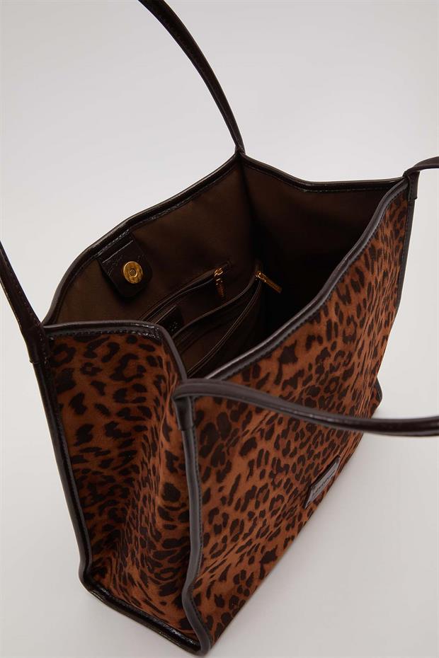 Dikdörtgen Form Geniş Omuz Çantası