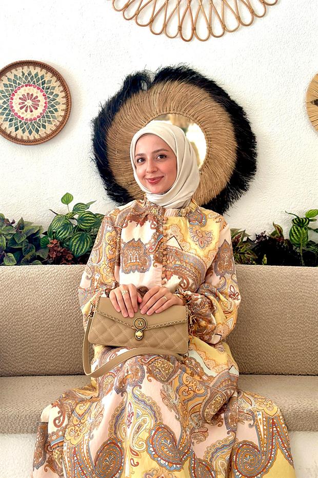 Ekru Benek Desen Monogram İpek Eşarp