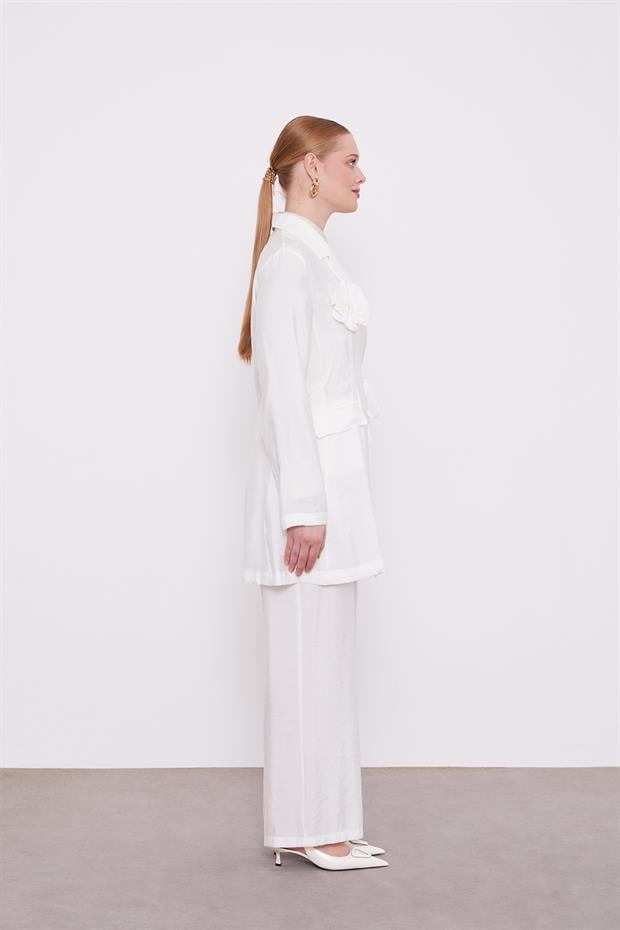 Ekru Gül Broş Detaylı Ceket Takım