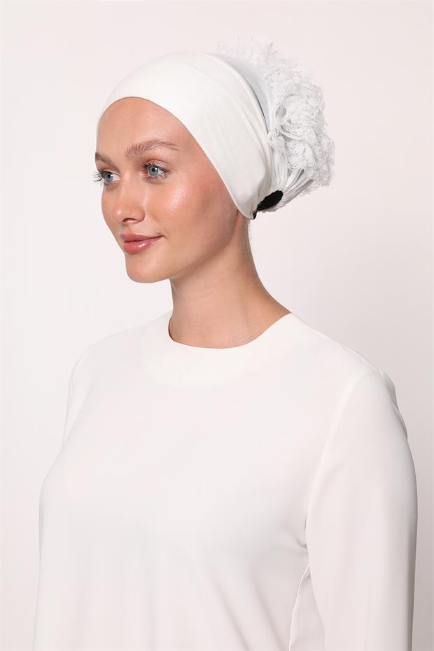 Ekru Klipsli Silikonlu Dikişsiz Fırfır Bone