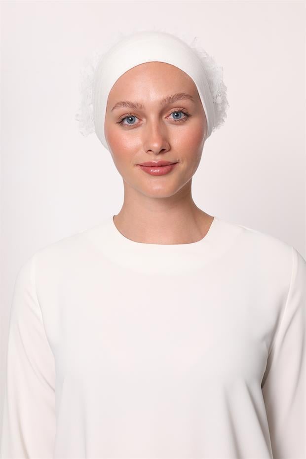 Ekru Klipsli Silikonlu Dikişsiz Fırfır Bone