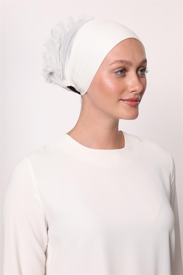 Ekru Klipsli Silikonlu Dikişsiz Fırfır Bone