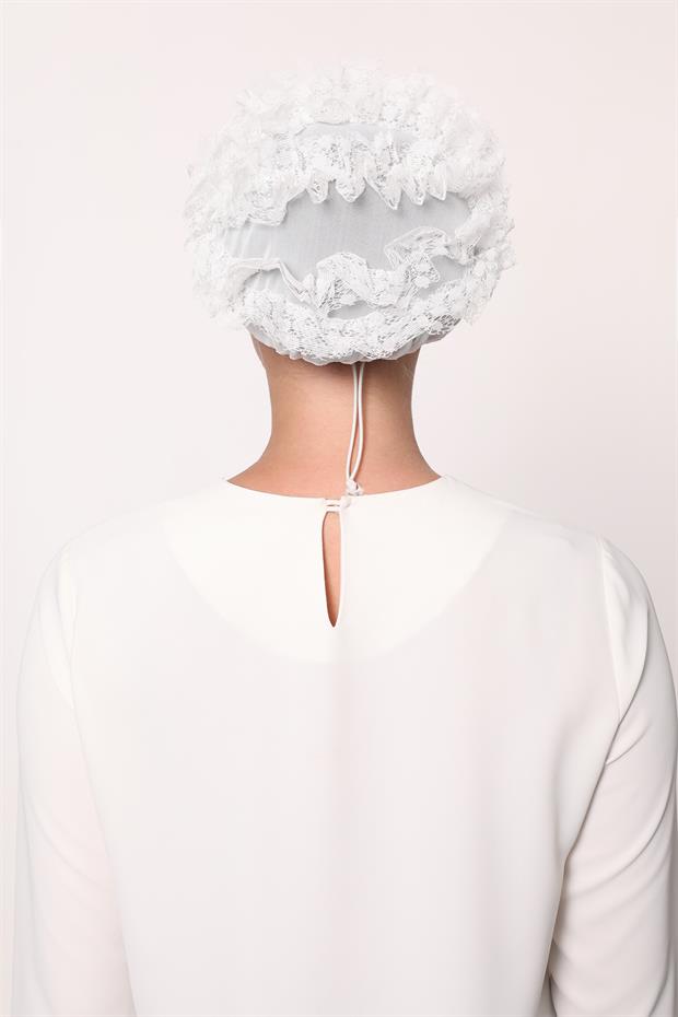 Ekru Klipsli Silikonlu Dikişsiz Fırfır Bone