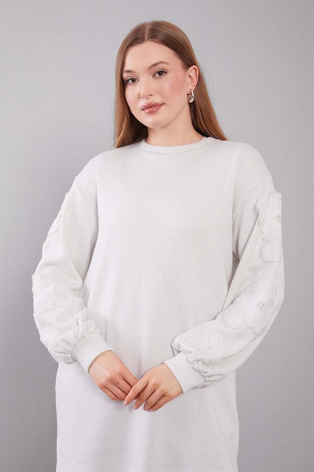 Ekru Kol Çiçek Detaylı Tunik