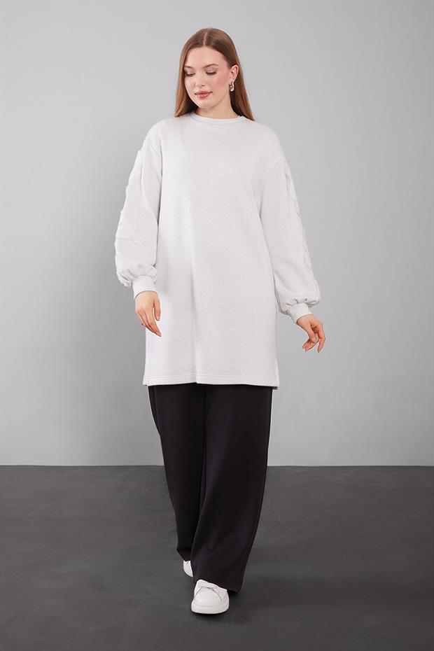 Ekru Kol Çiçek Detaylı Tunik