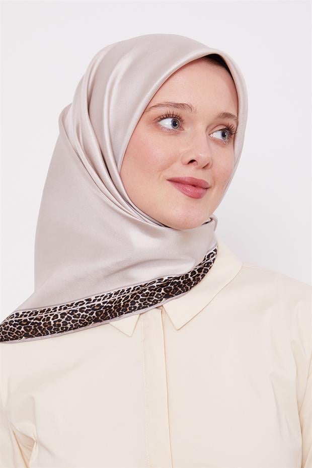 Ekru Şerit Leopar Desen Twill İpek Eşarp