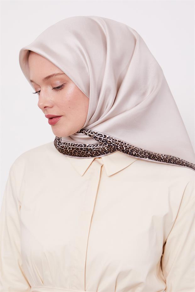 Ekru Şerit Leopar Desen Twill İpek Eşarp