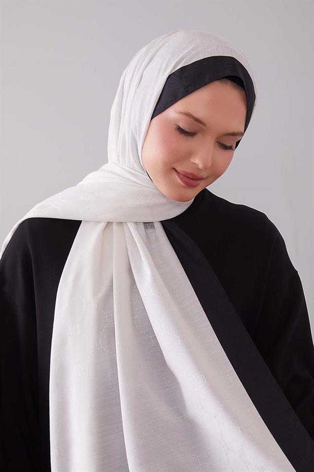 Ekru Petek İşlemeli Monogram Şal