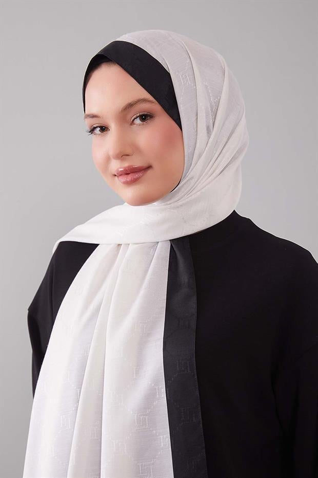 Ekru Petek İşlemeli Monogram Şal