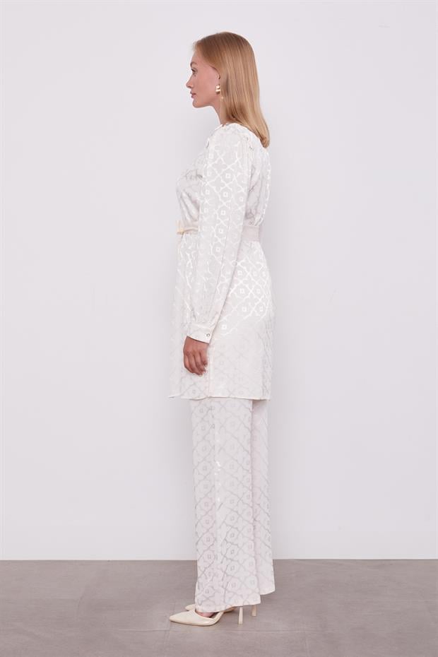 Ekru Yonca Desenli Jakar İkili Takım