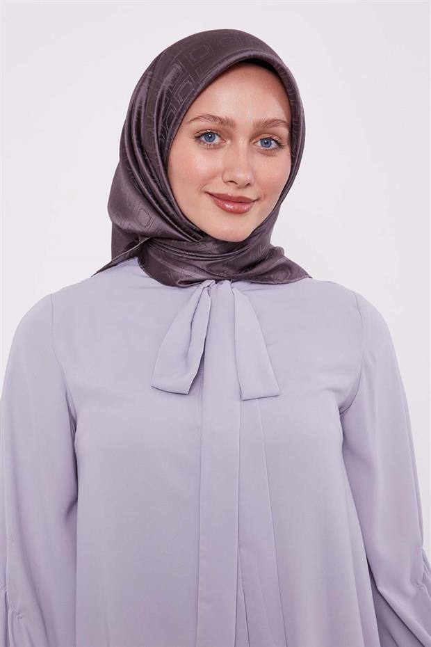 Füme Baklava Desen Monogram İpek Eşarp