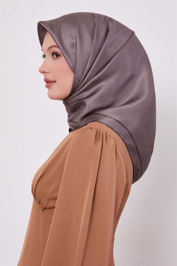 Füme Benek Desen Monogram İpek Eşarp