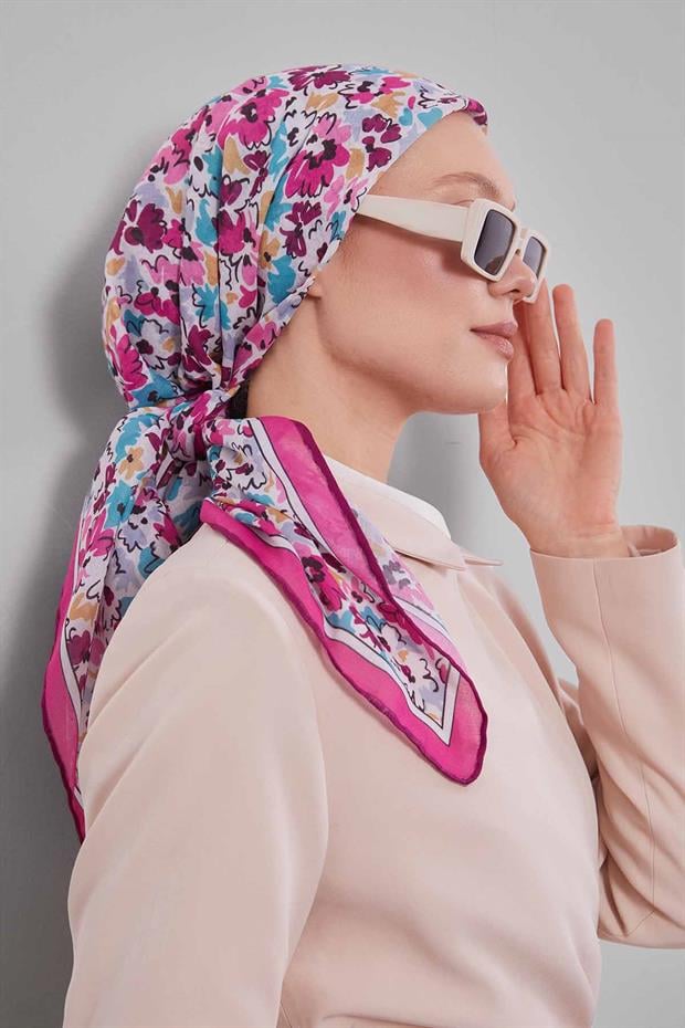 Fuşya Karışık Çiçek Desen Soft Eşarp