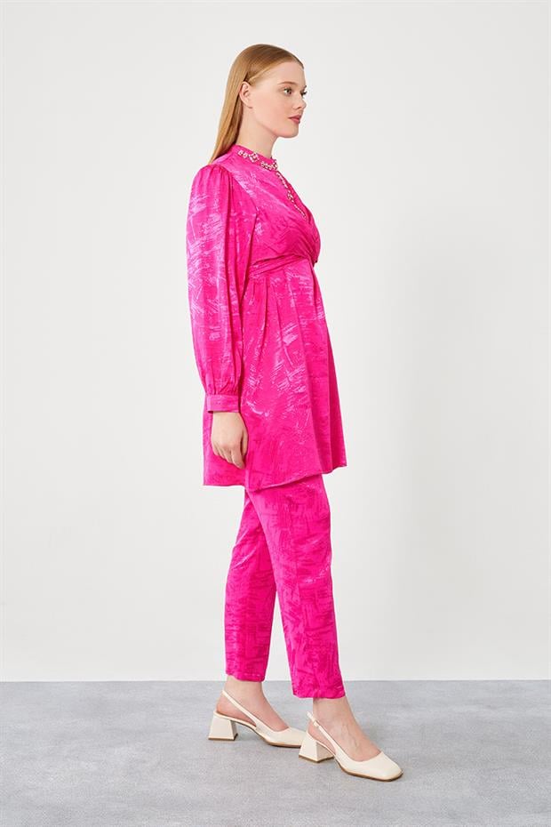Fuşya Yaka İşlemeli Jakarlı Kumaş Pantolon Takım