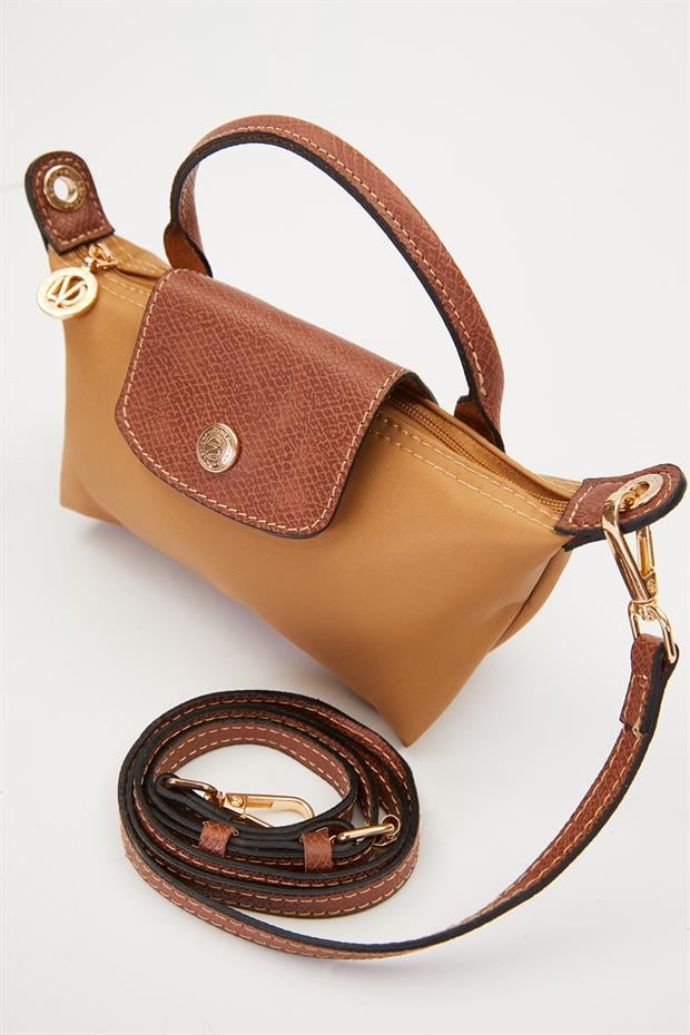 Gold Deri Kapak Detaylı El Çantası