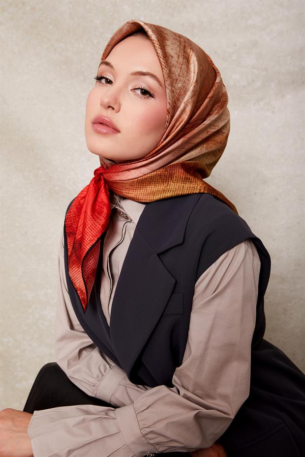 Gold Desenli Twill İpek Eşarp