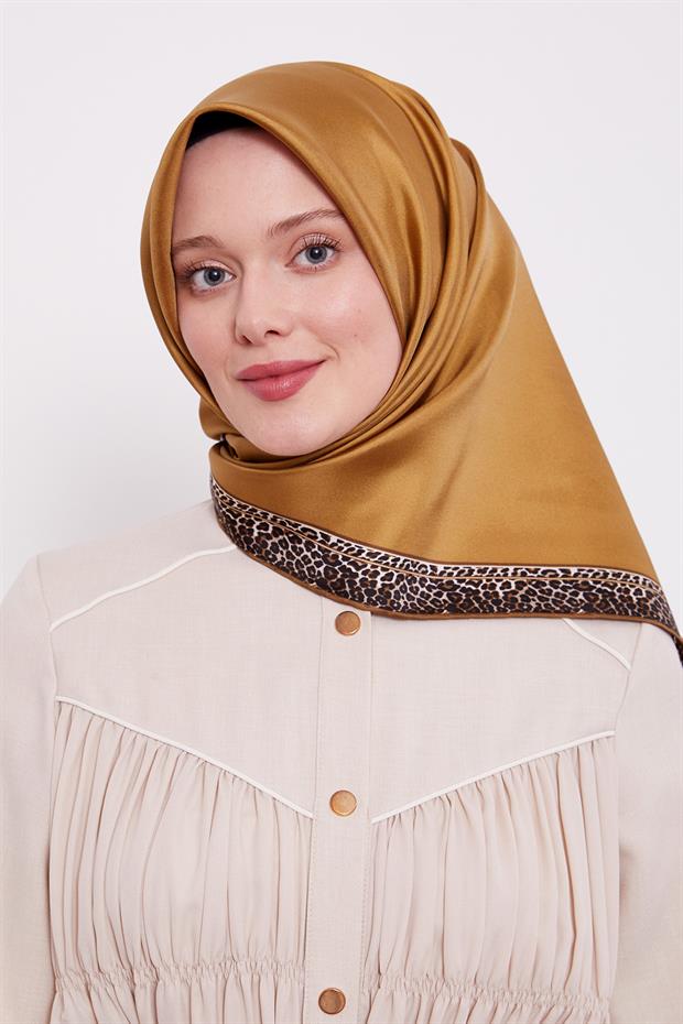 Gold Şerit Leopar Desen Twill İpek Eşarp