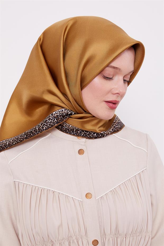 Gold Şerit Leopar Desen Twill İpek Eşarp