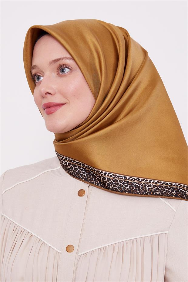 Gold Şerit Leopar Desen Twill İpek Eşarp