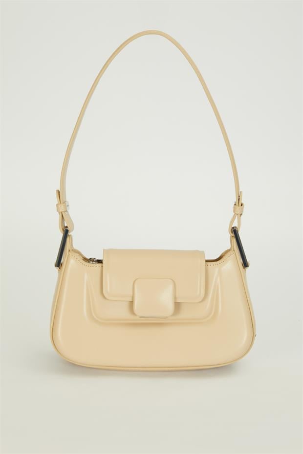 Gri Büyük Tokalı Baget Çanta