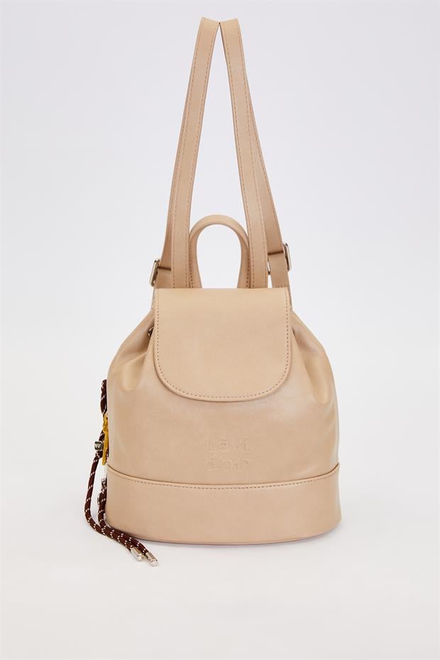 Gri Charm Aksesuar Detaylı Sırt Çantası