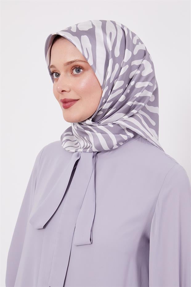 Gri Büyük Leopar Desen Twill İpek Eşarp