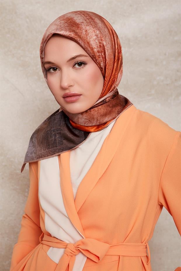 Gri Desenli Twill İpek Eşarp