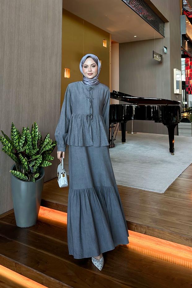 Gri Fiyonk Detaylı Ceketli Elbise