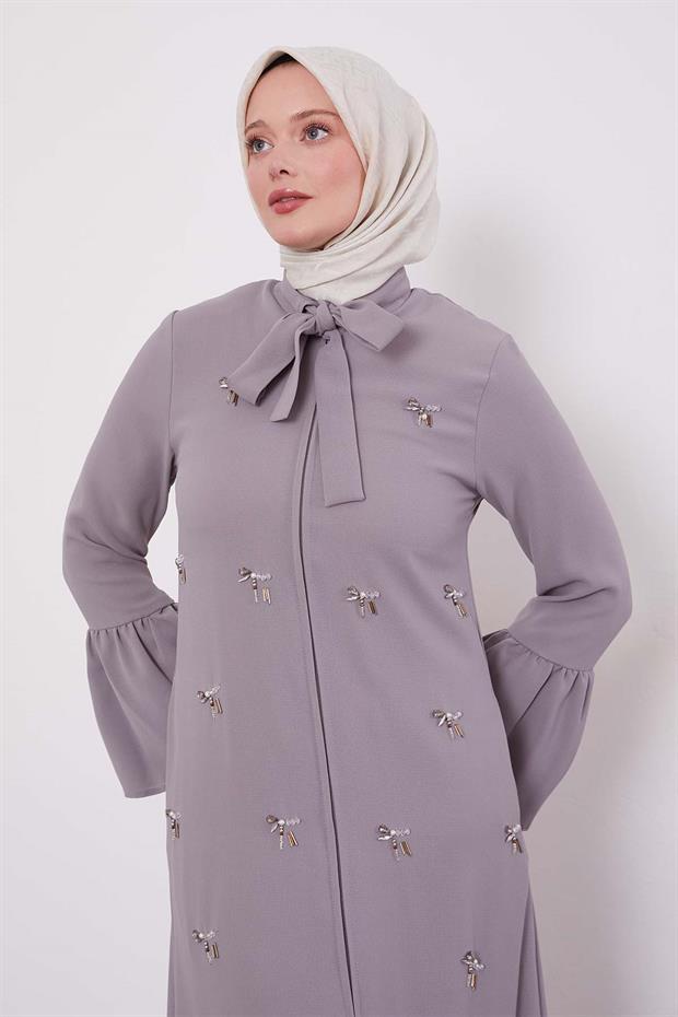 Gri Fular Detaylı İşlemeli Ferace