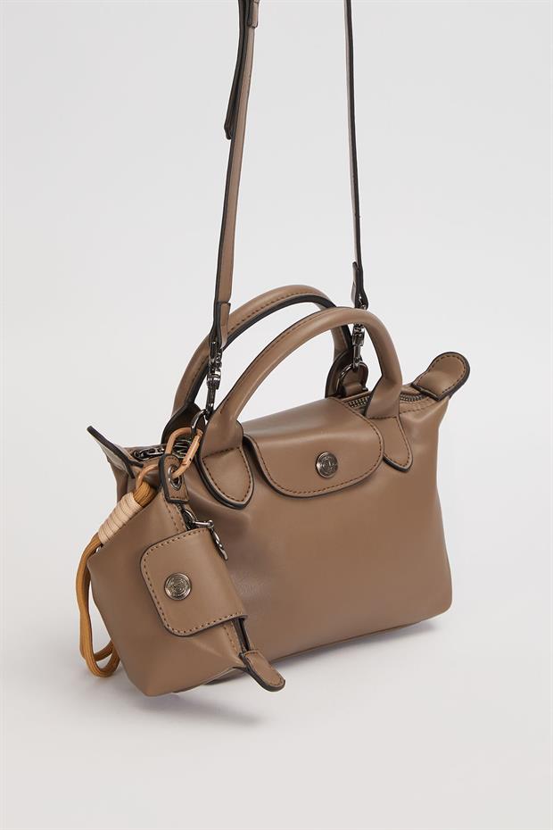 Gri İp Saçaklı Charm Detaylı El Çantası