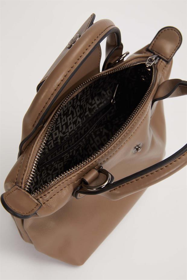 Gri İp Saçaklı Charm Detaylı El Çantası