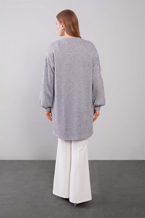 Gri Kol Çiçek Detaylı Tunik