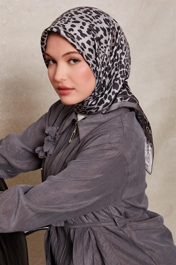 Gri Leopar Desen Twill İpek Eşarp
