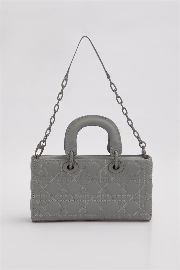 Gri Logo Aksesuar Zincirli Omuz Çantası