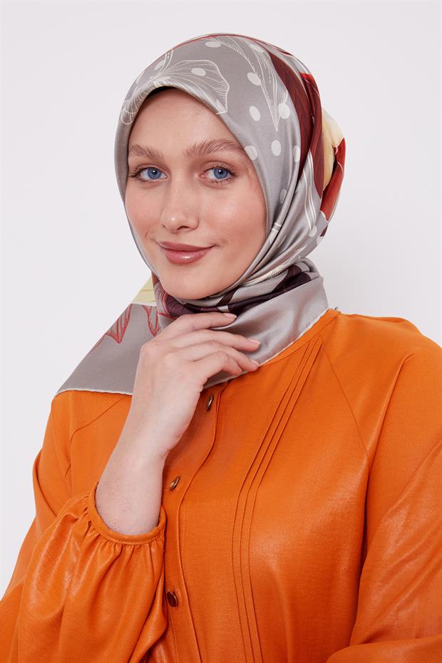 Gri Lotus Çiçek Desen Twill İpek Eşarp