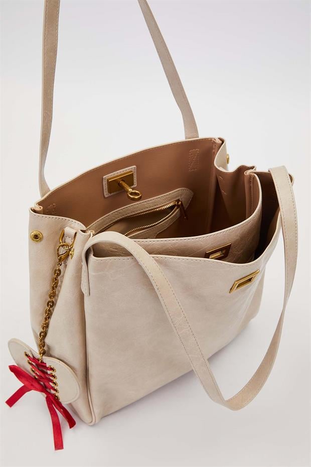 Gri Örgü Aksesuar Detaylı Omuz Çantası