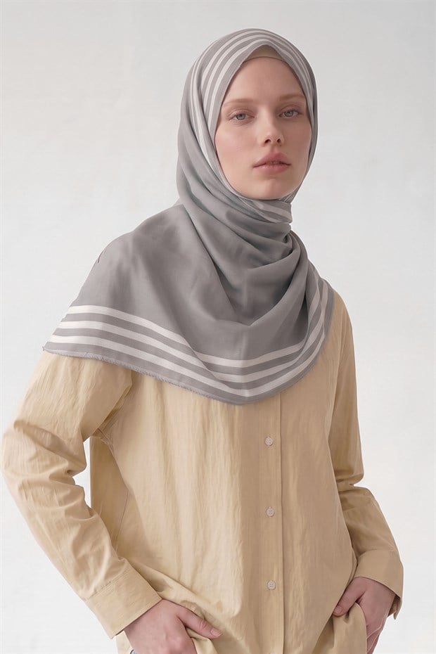 Gri Üç Çizgi Detaylı Twill İpek Eşarp