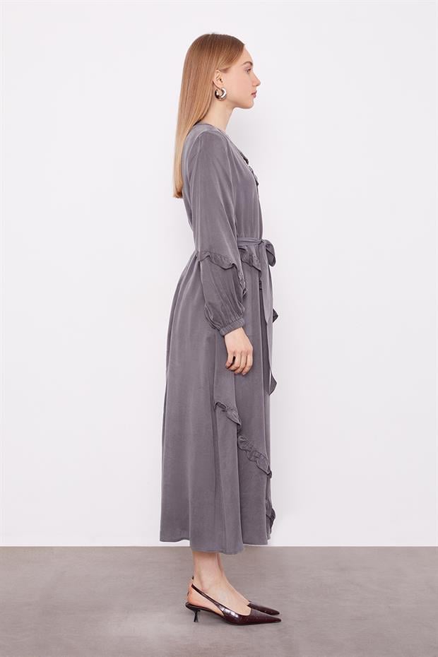 Gri Yakası Çiçek Detaylı Cupra Elbise