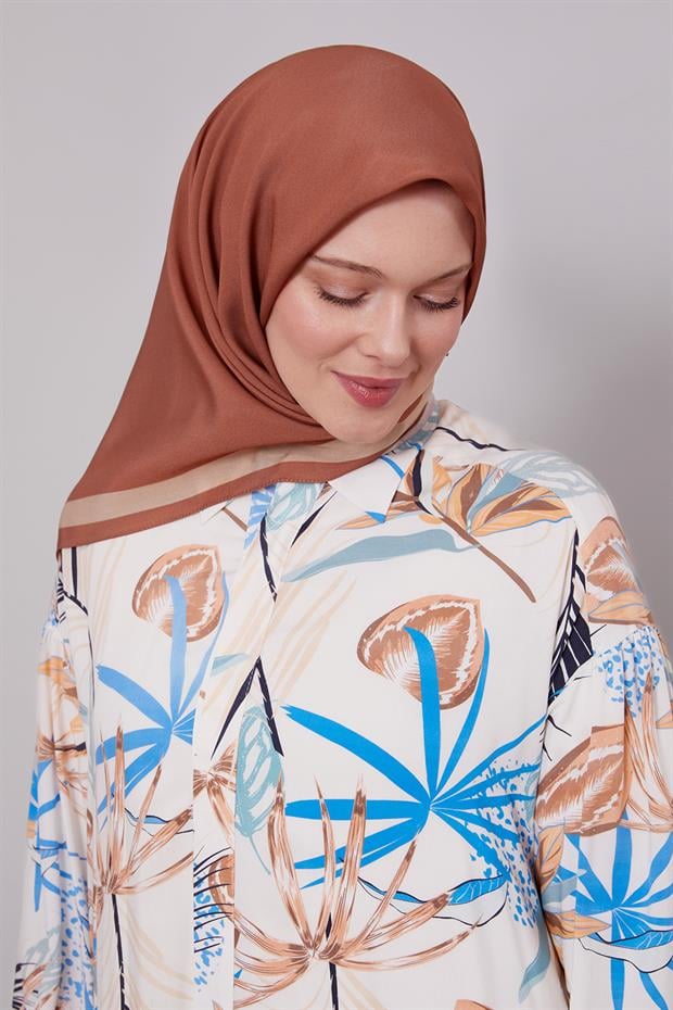 Gül Kurusu Kenar Şerit Aura Eşarp