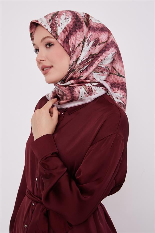 Gül Yansıma Görünümlü Twill İpek Eşarp