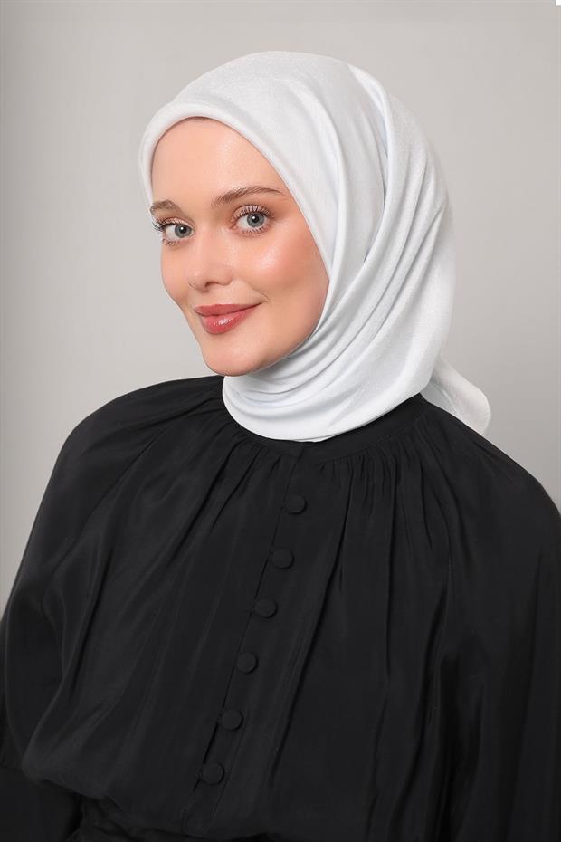 Gümüş Pırıltı Eşarp