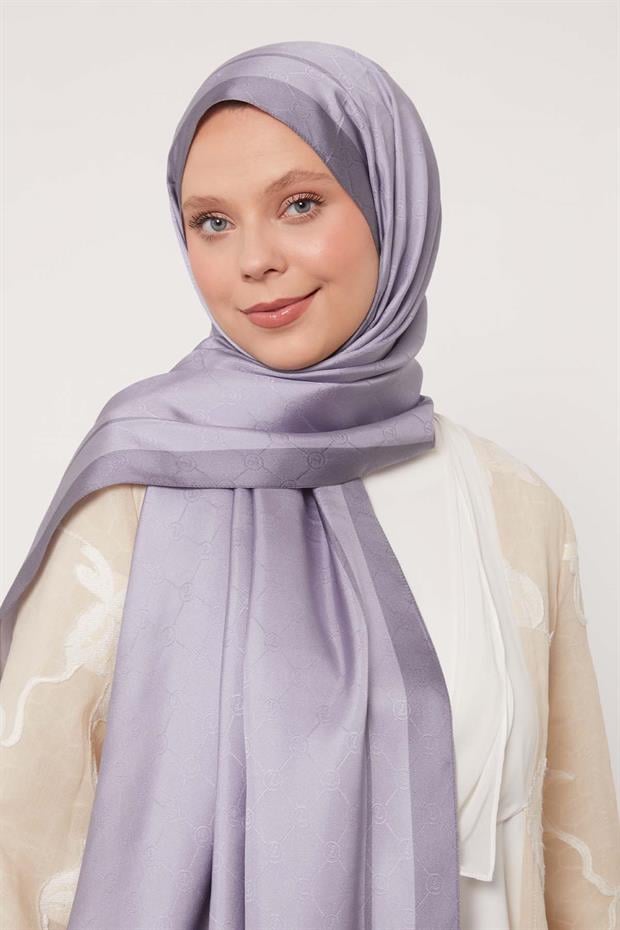 Gümüş Şerit Detay Monogram İpek Şal