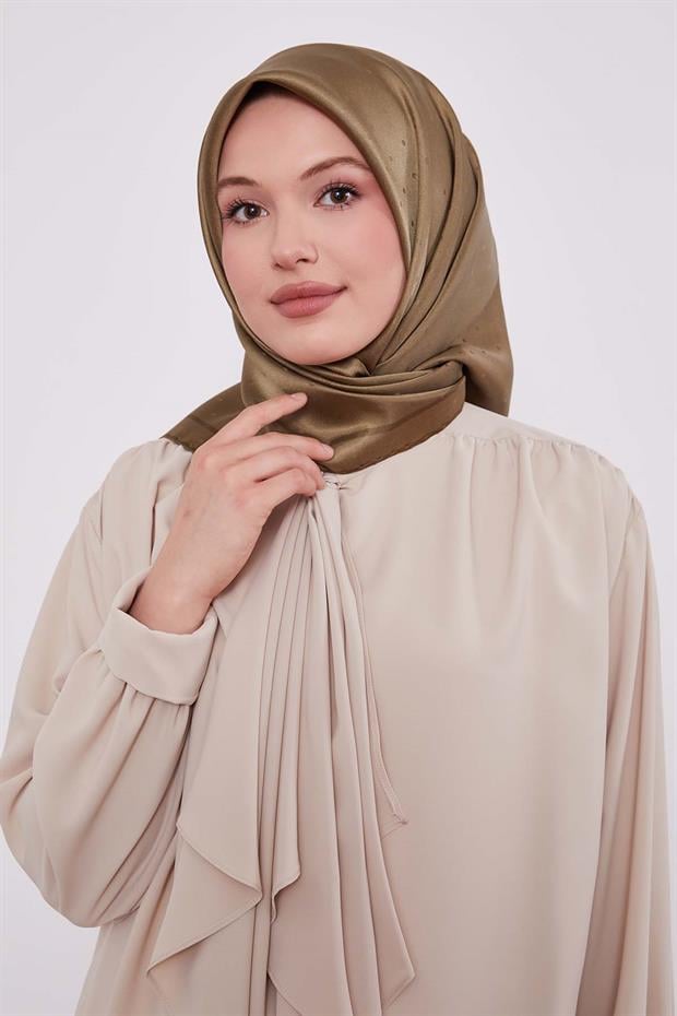 Haki Benek Desen Monogram İpek Eşarp